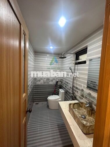 NHÀ 3 TẦNG HOÀNG TÍCH TRÍ - 4PN NỘI THẤT CƠ BẢN 17TR/TH
