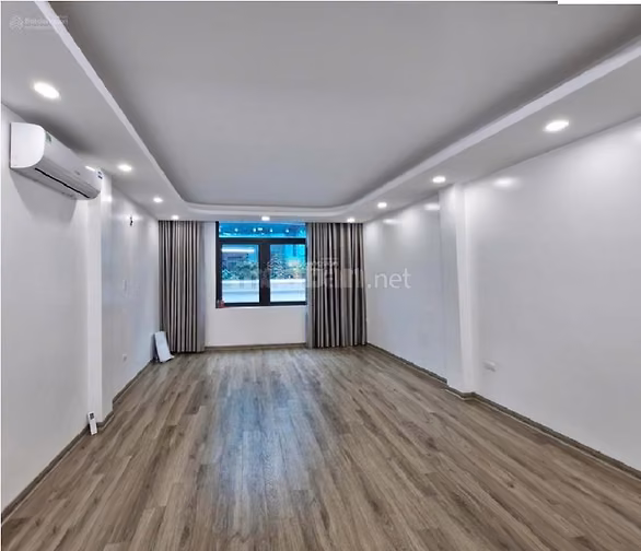 Nhà ngõ 1 Phạm Tuấn Tài - DT 60m x 6 Tầng có Thang Máy - ĐH - Mới đẹp