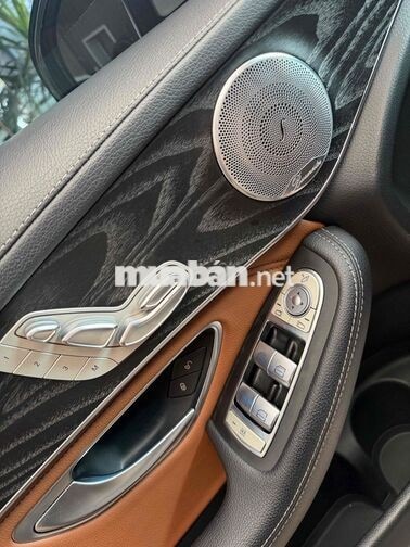 Mercedes GLC 300 2017 Trắng/Nâu xe đi 1 Chủ 🔥