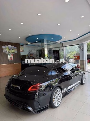 Mercedes C300 Facelift 2018 Đen 5 chỗ