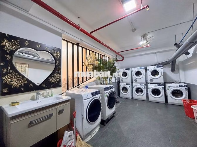 Balcony Nguyễn Công Hoan Phan Xích Long Phú Nhuận nhà Hầm xe thang máy