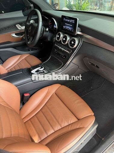 Mercedes GLC 300 2017 Trắng/Nâu xe đi 1 Chủ 🔥