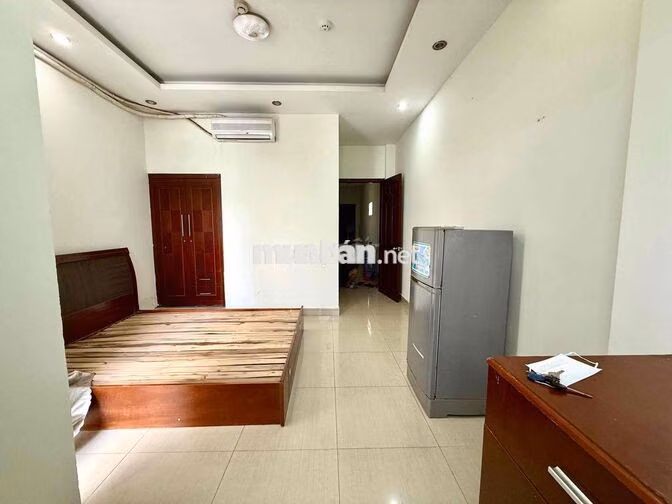TRỐNG SẴN STUDIO BAN CÔNG FULL NỘI THẤT NGAY HUIT-CÓ THANG MÁY -HẦM XE