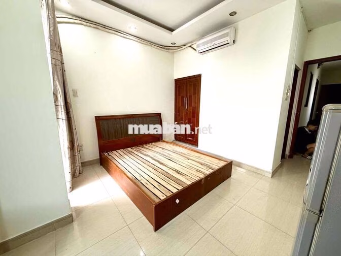 TRỐNG SẴN STUDIO BAN CÔNG FULL NỘI THẤT NGAY HUIT-CÓ THANG MÁY -HẦM XE
