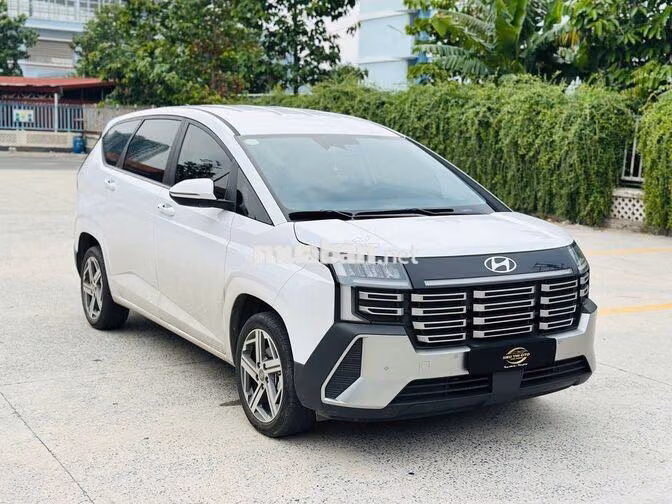 Hyundai STARAGER Premium 7 chỗ 2026 Trắng