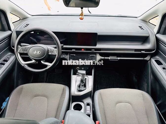 Hyundai STARAGER Premium 7 chỗ 2026 Trắng