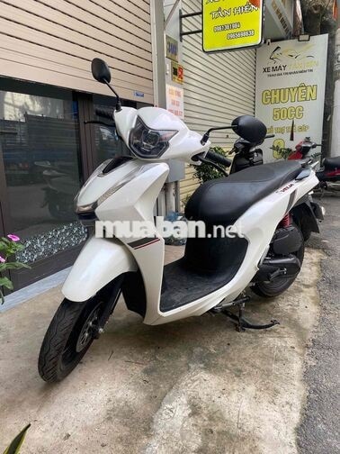 Xe ga Velia 50cc 2026 Trắng