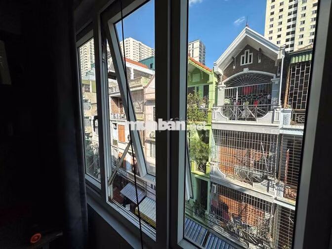 Cho thuê nhà 5 tầng full tiện ích mặt phố mỗ lao hà đông