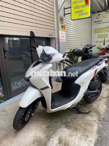 Xe ga Velia 50cc 2026 Trắng