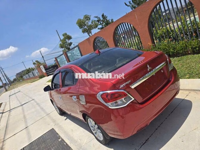 Mitsubishi Attrage 2018 Đỏ 5 chỗ