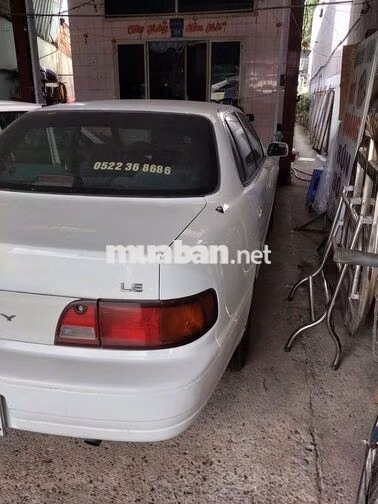 Toyota Camry Trắng Tự động Xăng