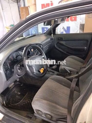 Toyota Camry Trắng Tự động Xăng