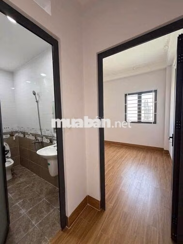 CHO THUÊ NHÀ 3 LẦU MỚI ĐẸP HẺM 5M PHƯỜNG THỚI AN QUẬN 12