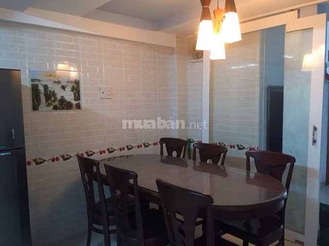 Nhà đẹp, gần biển, dầy đủ tiện nghị