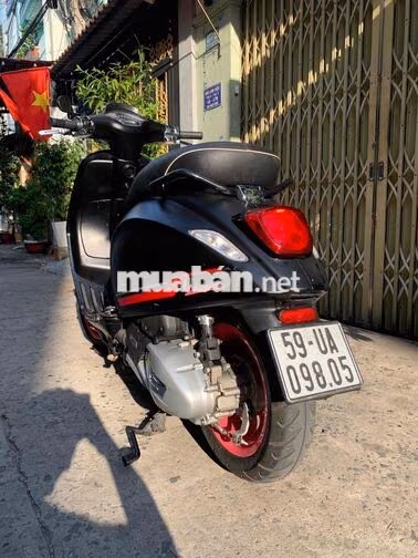Piaggio Vespa 125i 2023 5000 km Đen hồng