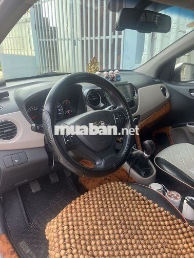 Hyundai Grand i10 Sedan mt màu Bạc