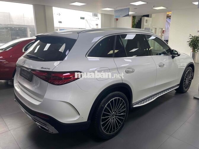 Mercedes-Benz GLC 300 model 2026 giá siêu lướt