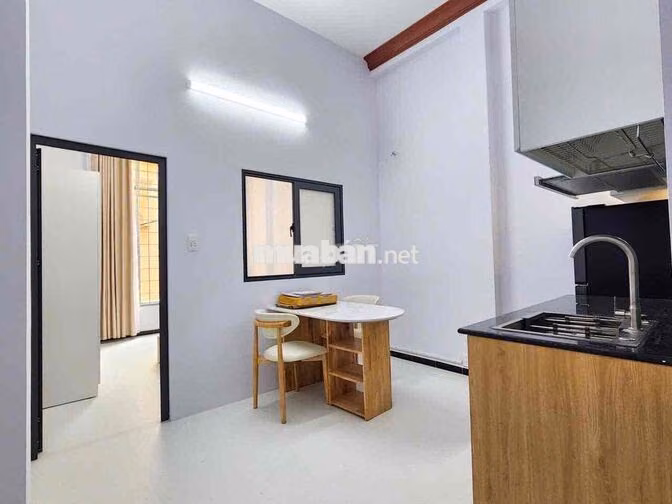 Chính chủ cho thuê 1PN tách bếp + bancol, giếng trời, full nội thất