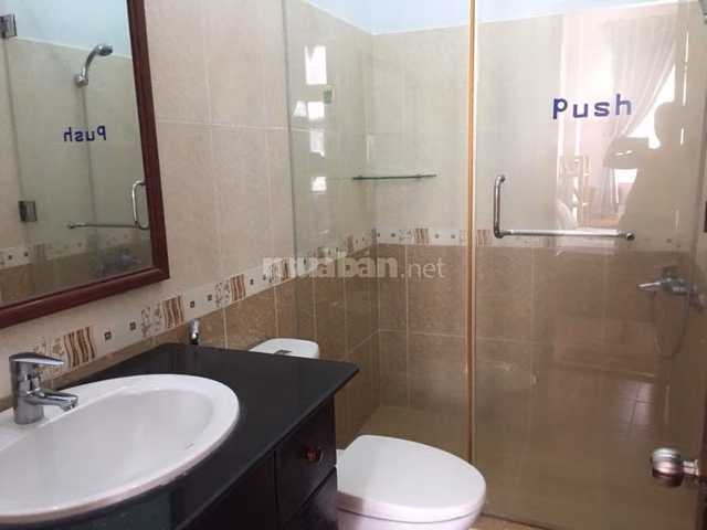 Nhà đẹp, gần biển, dầy đủ tiện nghị