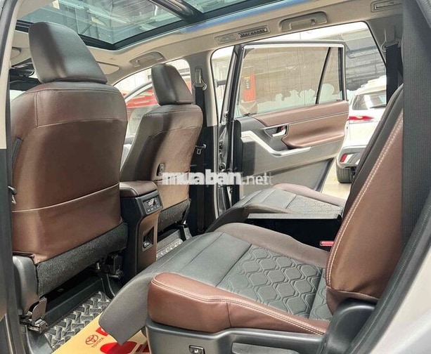 Toyota Innova Hybrid HEV 2024 Bạc 55.000km