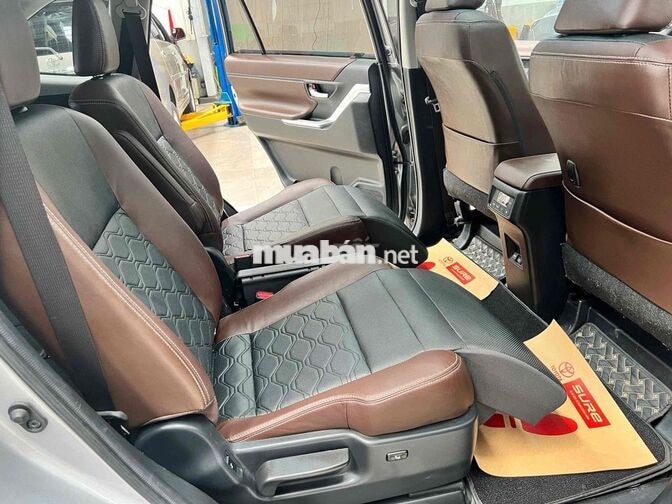 Toyota Innova Hybrid HEV 2024 Bạc 55.000km
