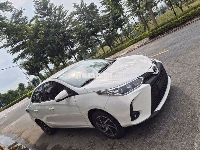 Toyota Vios E CVT 2021 bản đủ Tự động Trắng