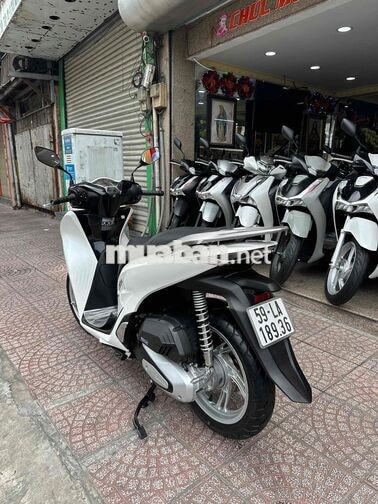 SH 160i ABS 2024 Trắng Đen 4.273 km BSTP Chính Chủ