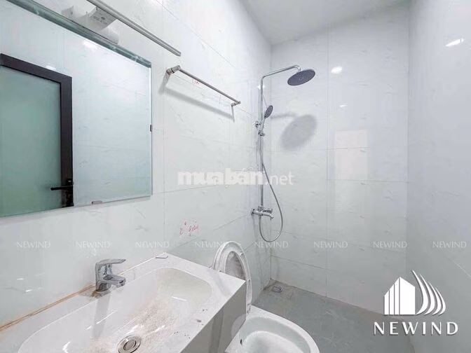 KHAI TRƯƠNG CĂN HỘ THIẾT KẾ HIỆN ĐẠI ĐỐI DIỆN RMIT BAN CÔNG, CỬA SỔ