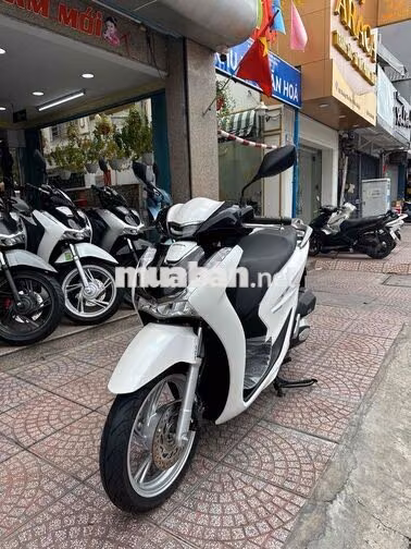 SH 160i ABS 2024 Trắng Đen 4.273 km BSTP Chính Chủ