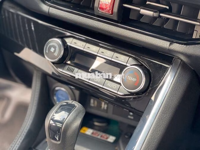 Toyota Yaris Cross HEV 2023 xăng điện 