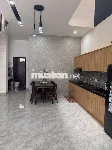 nhà nguyên căn mặt tiền đường diên hồng hoà xuân