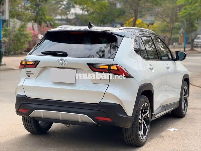 Toyota Yaris Cross HEV 2023 xăng điện 
