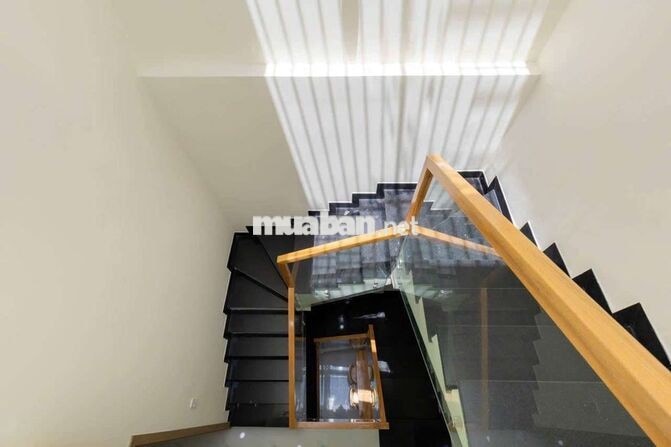 Cho thuê nhà phố mặt tiền Á Châu 4pn sân oto đầy đủ tiện nghi
