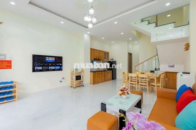 Cho thuê nhà phố mặt tiền Á Châu 4pn sân oto đầy đủ tiện nghi
