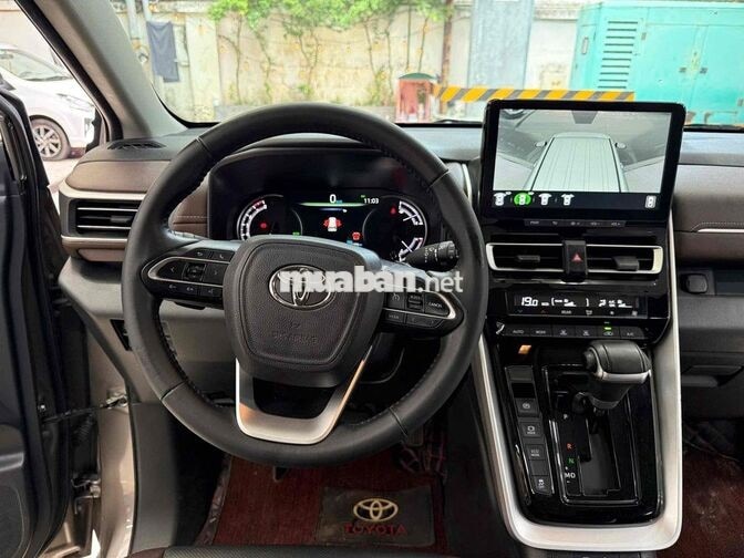 INNOVA CROSS 2024 | VAT 10% đủ - 61.000km