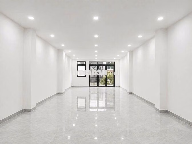 SIÊU PHẨM ĐƯỜNG THỜI TRANG -  224F Huỳnh Văn Bánh, P.11, PN, 5X20M