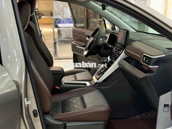 INNOVA CROSS 2024 | VAT 10% đủ - 61.000km