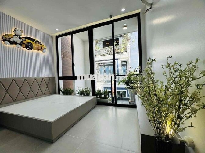 NHÀ MỚI XÂY!!! FULL NỘI THẤT, THANG MÁY - HẺM XE TẢI Lạc Long Quân