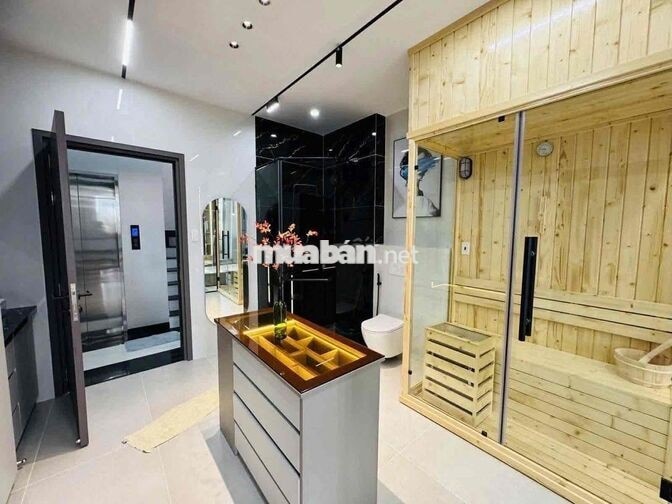 NHÀ MỚI XÂY!!! FULL NỘI THẤT, THANG MÁY - HẺM XE TẢI Lạc Long Quân