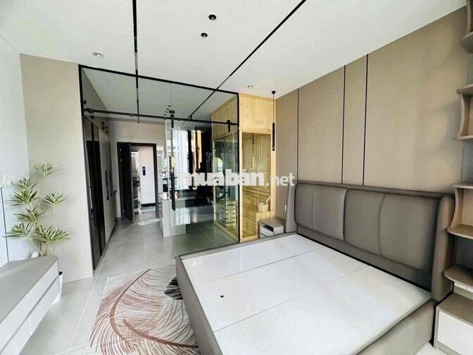 NHÀ MỚI XÂY!!! FULL NỘI THẤT, THANG MÁY - HẺM XE TẢI Lạc Long Quân