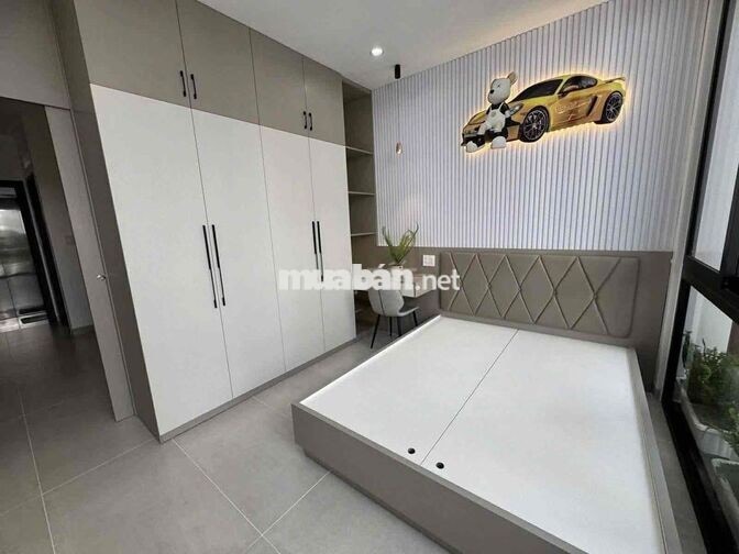 NHÀ MỚI XÂY!!! FULL NỘI THẤT, THANG MÁY - HẺM XE TẢI Lạc Long Quân
