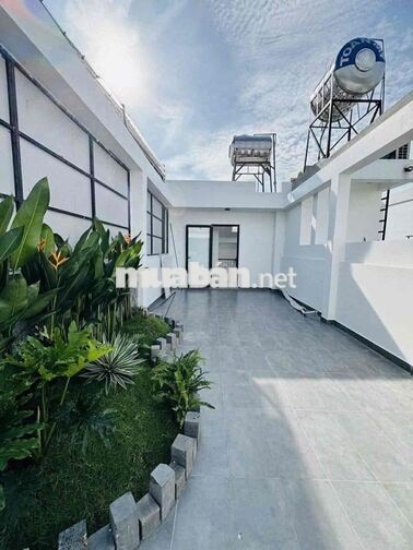 NHÀ MỚI XÂY!!! FULL NỘI THẤT, THANG MÁY - HẺM XE TẢI Lạc Long Quân