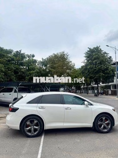 Toyota Venza máy 2.7 lên nhiều đồ chơi có giao lưu
