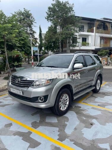 fortuner 2.7V máy xăng số tự động có giao lưu xe