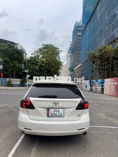 Toyota Venza máy 2.7 lên nhiều đồ chơi có giao lưu