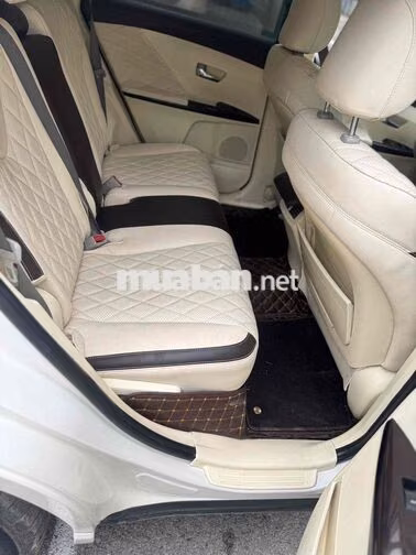 Toyota Venza máy 2.7 lên nhiều đồ chơi có giao lưu