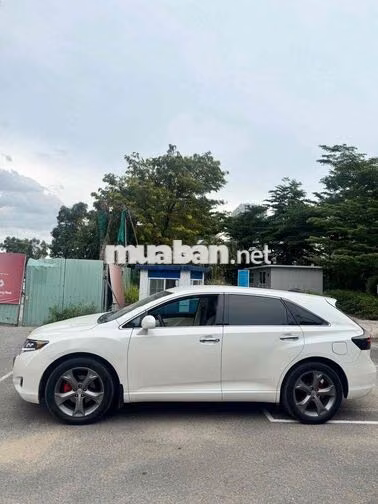 Toyota Venza máy 2.7 lên nhiều đồ chơi có giao lưu