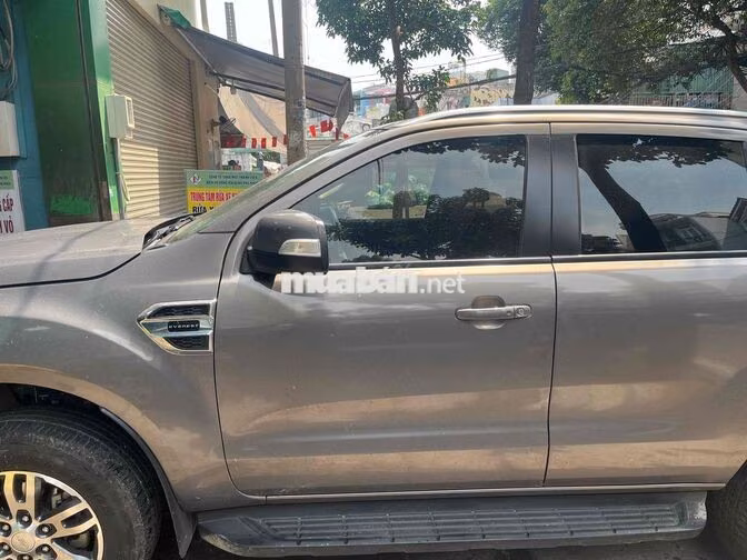 Ford Everest 2018 SUV Xám 7 chỗ 121.875 km