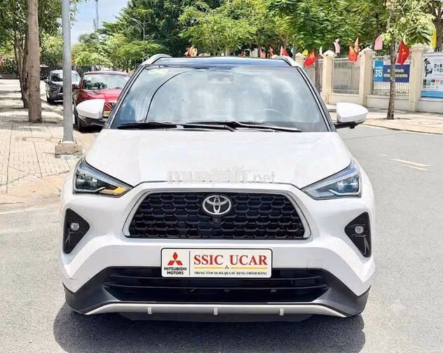 Yaris Cross HEV 2025 180tr nhận xe
