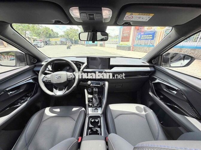 Yaris Cross HEV 2025 180tr nhận xe